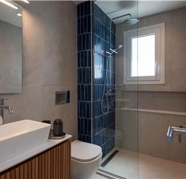 3 bedroom villa with pool & sea views, near Palaiokastrítsa, sleeps 6